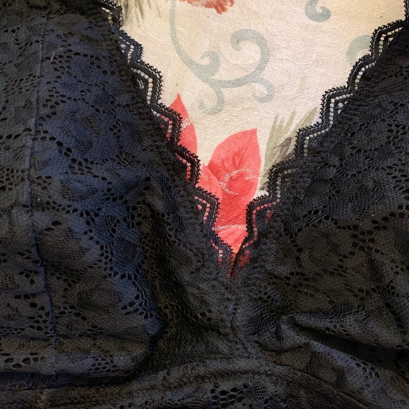 Black Lace Halter Bra - Picture 2 of 6